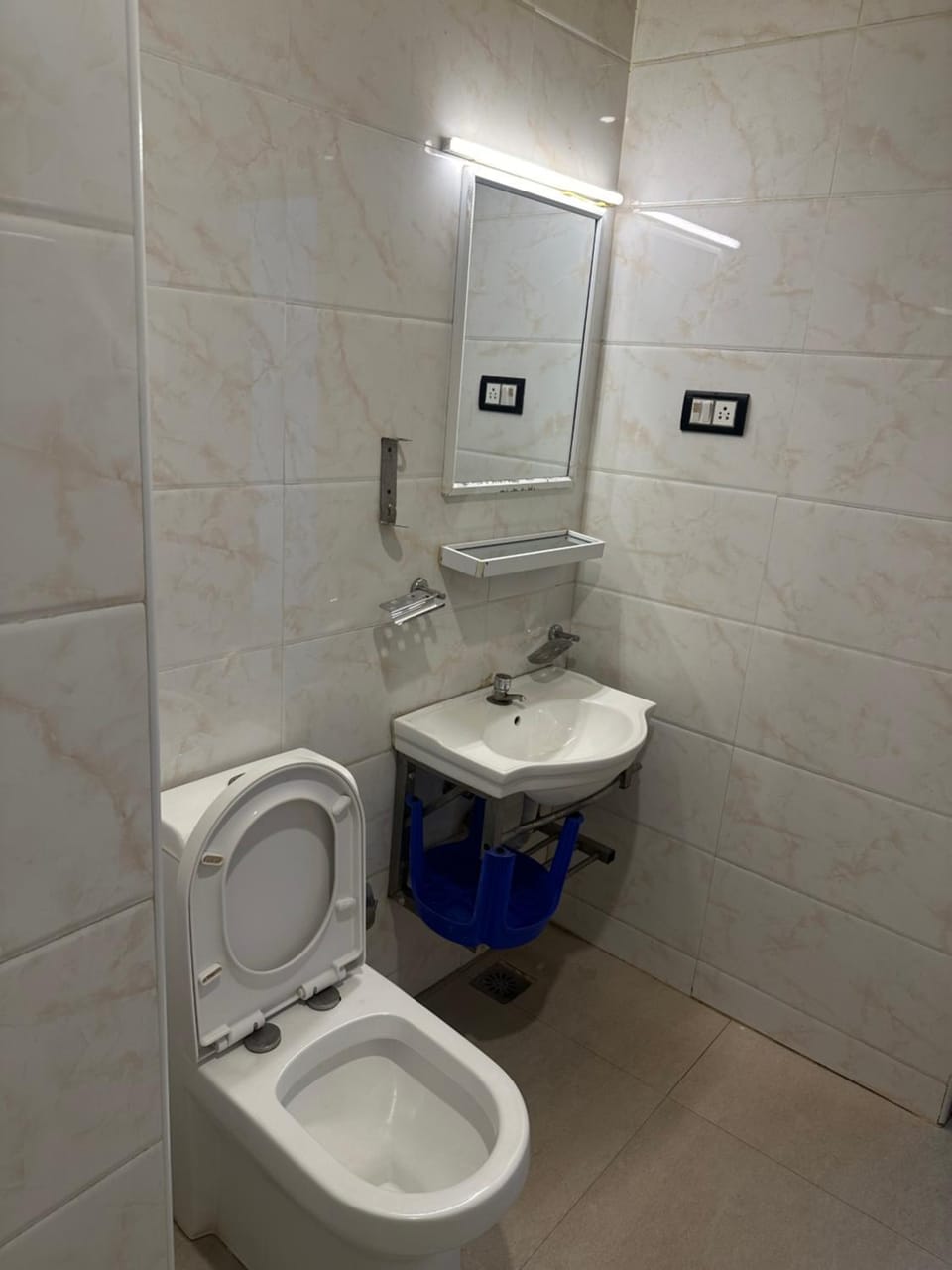 Gulnaar Inn Near US Counsulate Sankar nethralaya Apollo Hospital Hotel in Chennai