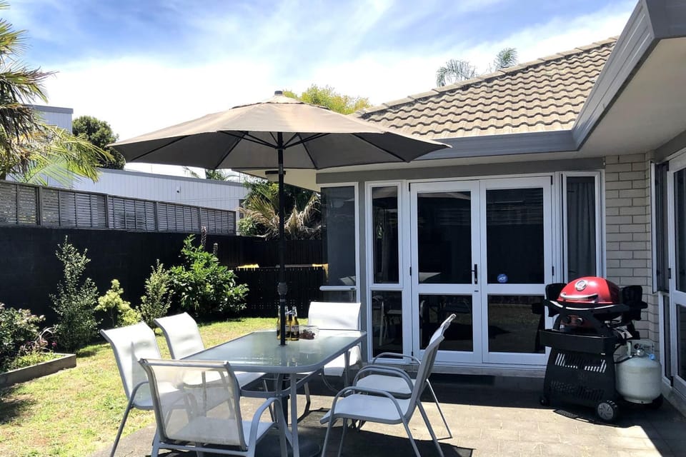 BBQ facilities, Garden, Dining area