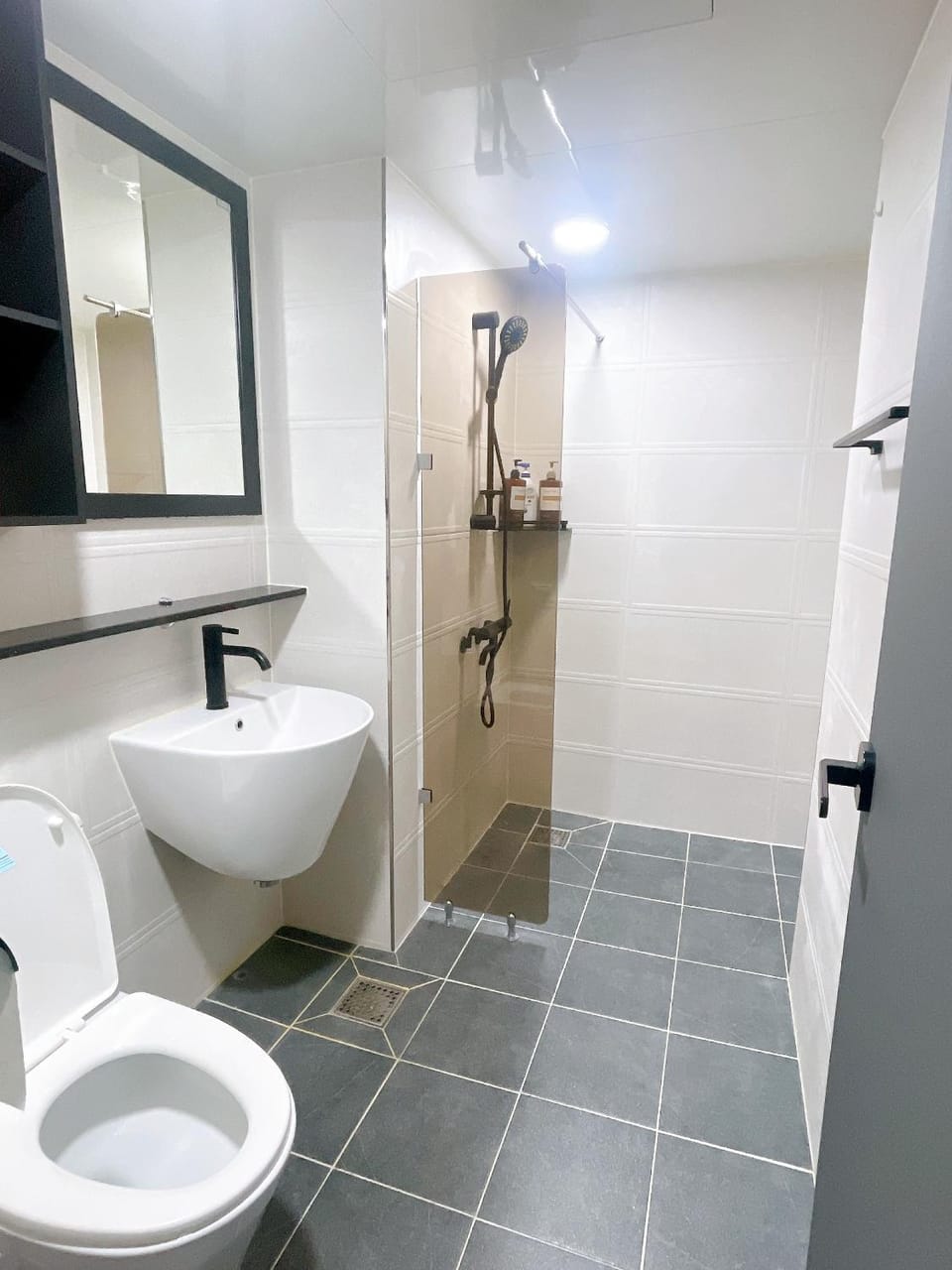 Comfortable accommodation near Hongik University Station Apartment in Seoul