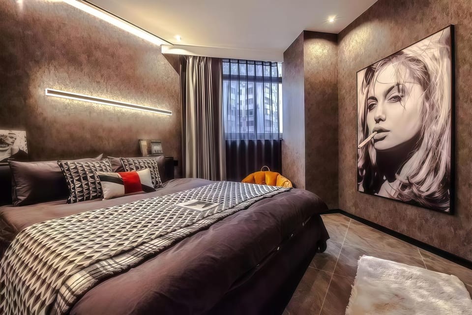 Bed, Photo of the whole room, Decorative detail, Bedroom