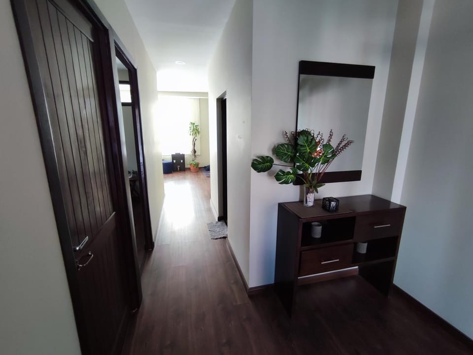 Acogedor y moderno departamento en zona residencial - La Campana, con garaje por un costo adicional Apartment in Cochabamba