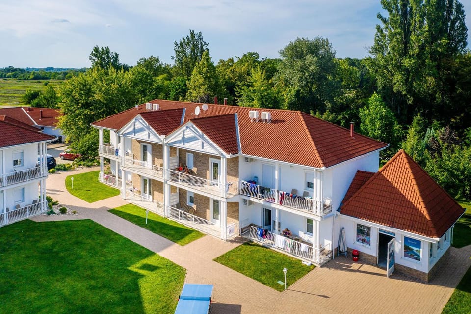 Property building, Day