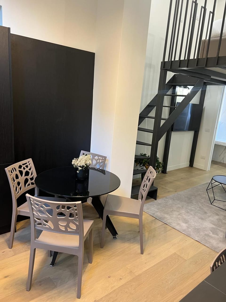 Living room, Seating area, Dining area