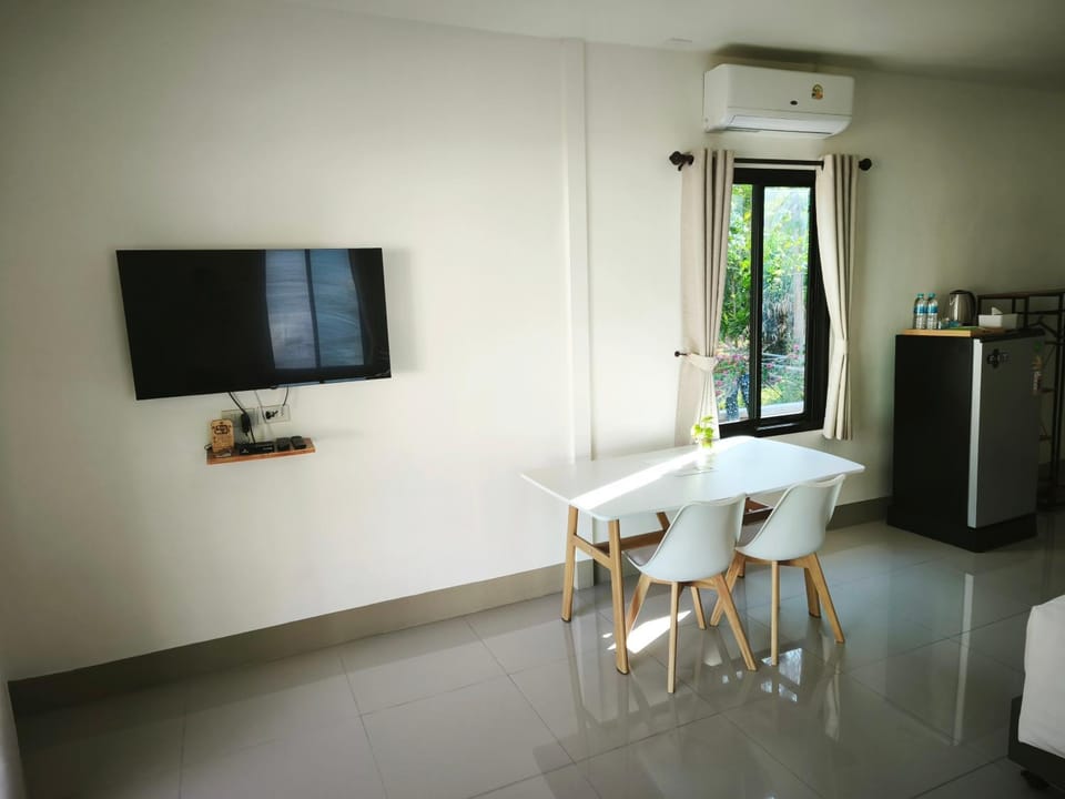 TV and multimedia, Dining area