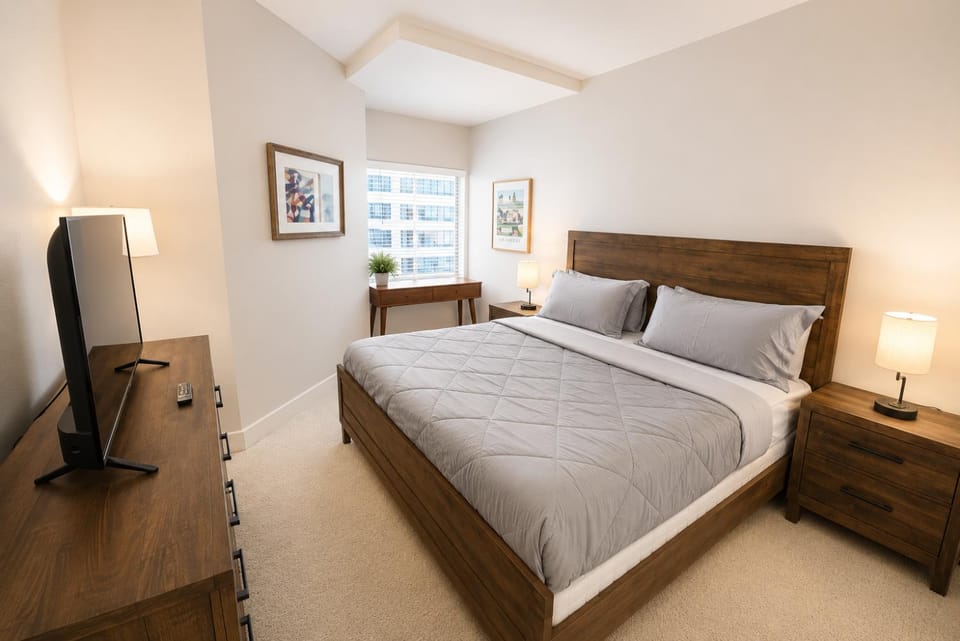 Large - 2 Bed 2 Bath in Full Service Bldg (L11) Apartment in Westwood