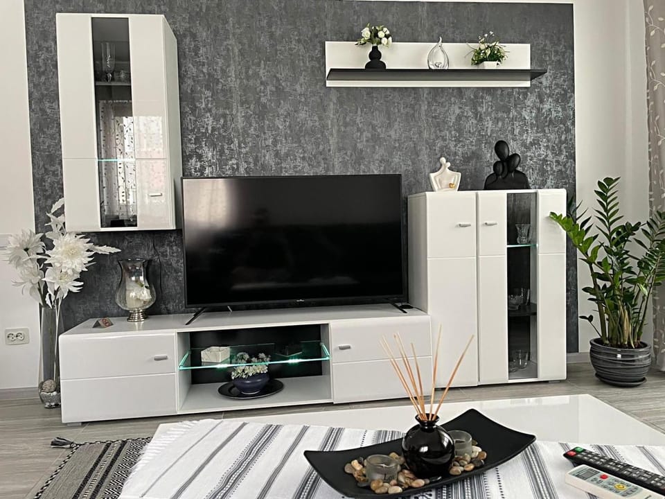 TV and multimedia, Evening entertainment