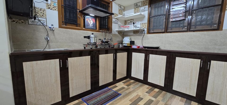 Kitchen or kitchenette, stove