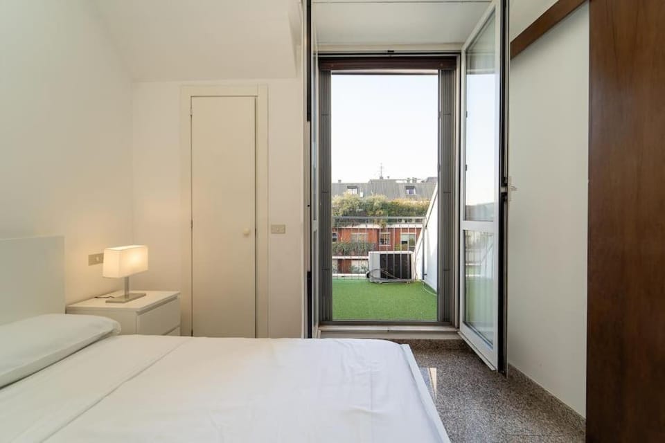 Bed, View (from property/room), Balcony/Terrace, Photo of the whole room, Bedroom, wardrobe