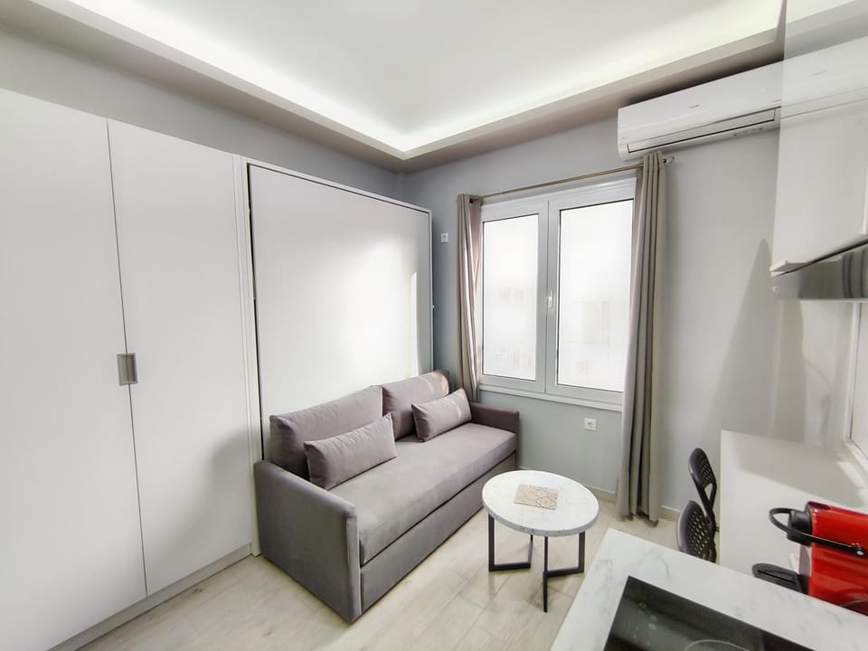 Living room, Dining area, air conditioner