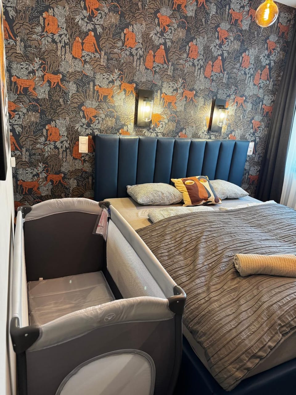 Bed, Bedroom, cot
