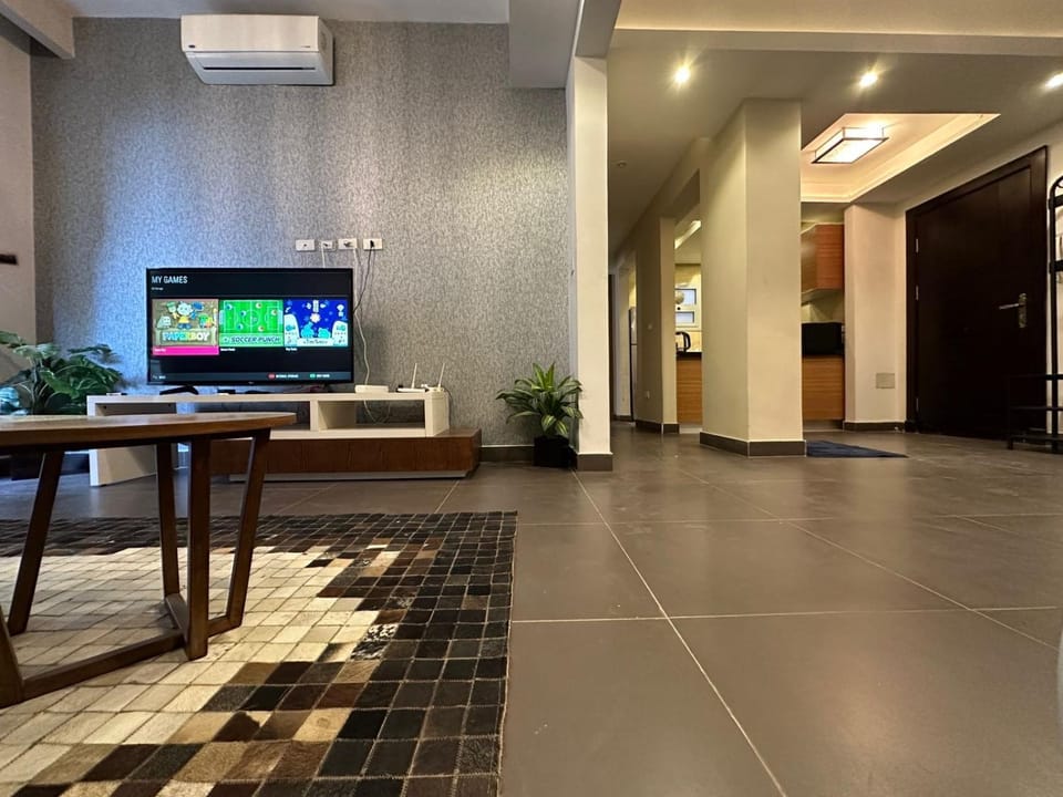 TV and multimedia, Seating area, air conditioner