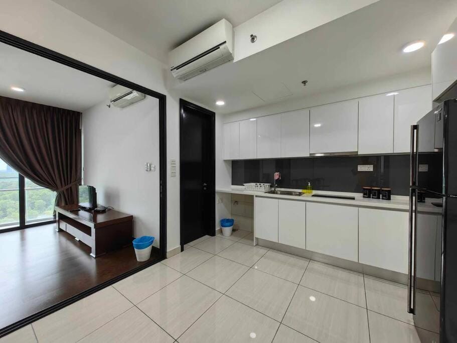 Almas Suites Netflix Wifi Puteri Harbour By STAY Apartment in Johor