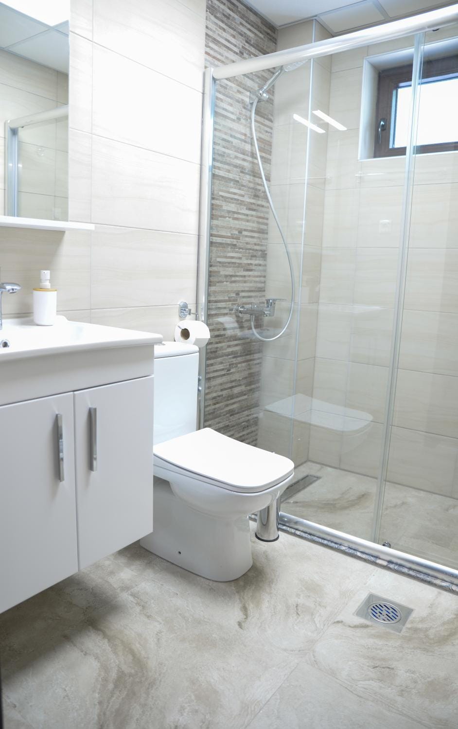 Shower, Toilet, Bathroom, towels