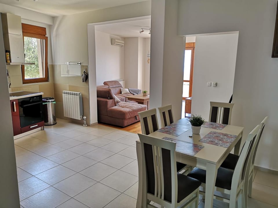 Kitchen or kitchenette, Living room, Dining area