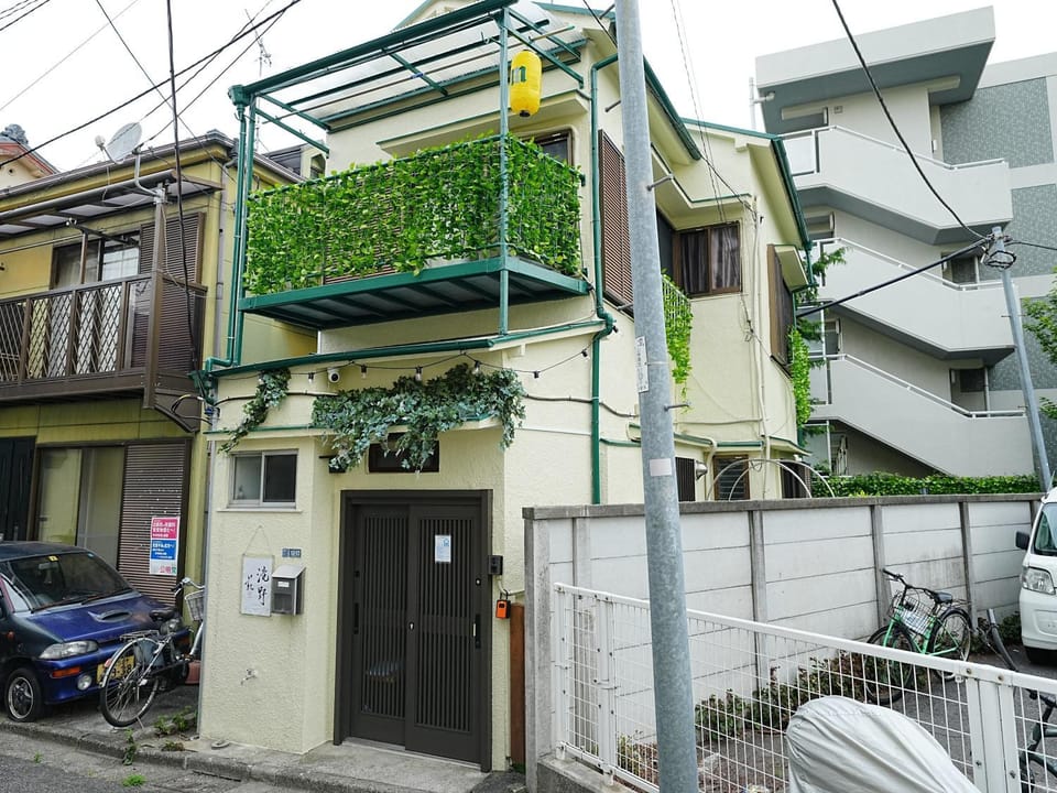Property building, Day