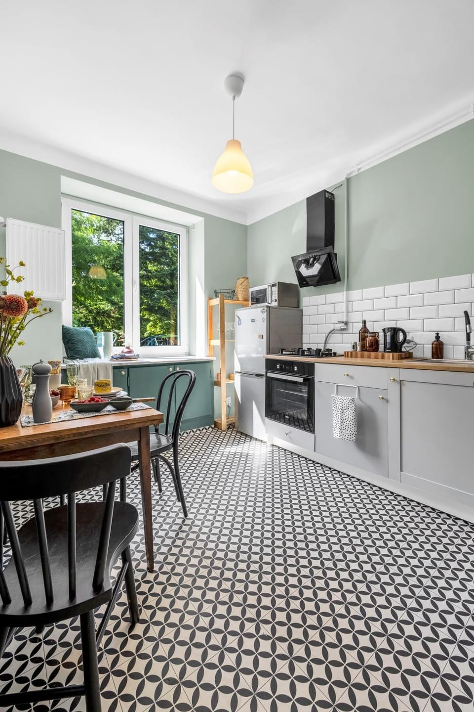 Kitchen or kitchenette