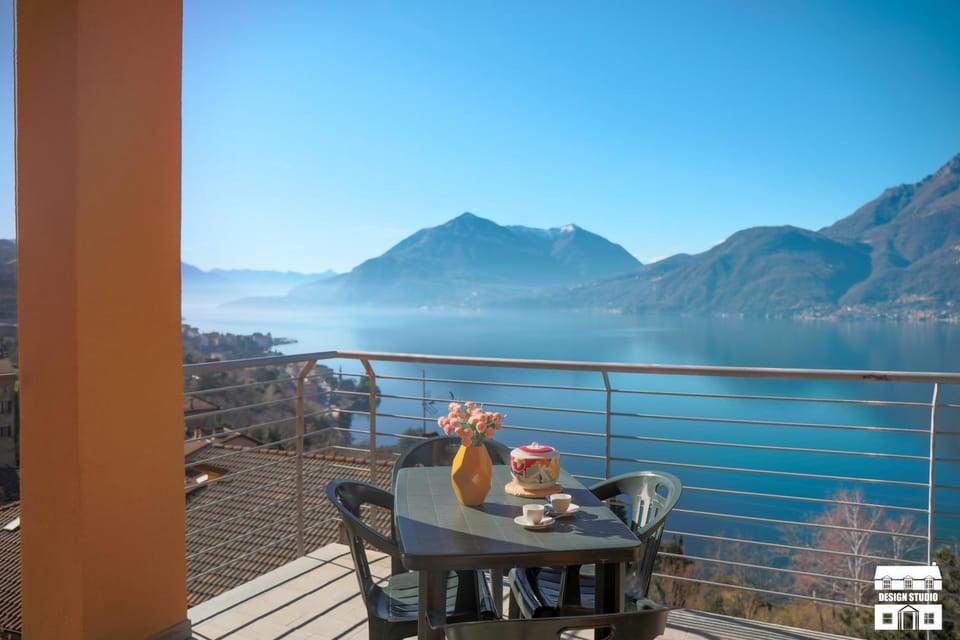 Patio, Day, Natural landscape, View (from property/room), Balcony/Terrace, Dining area, Lake view, Mountain view