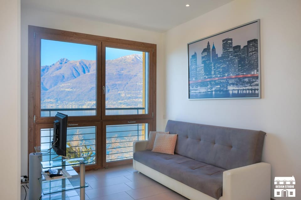 Living room, Seating area, Mountain view