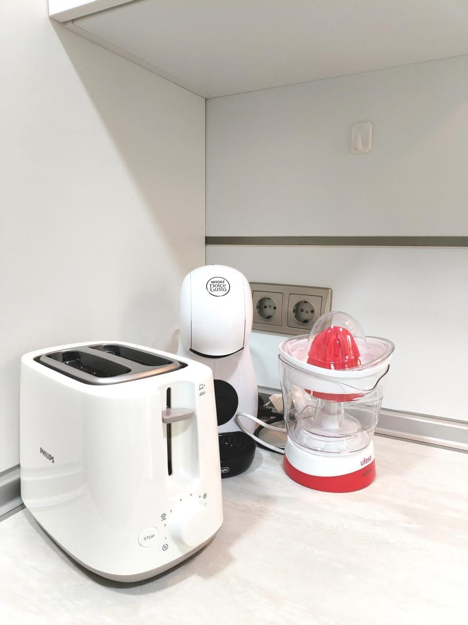 Coffee/tea facilities, toaster