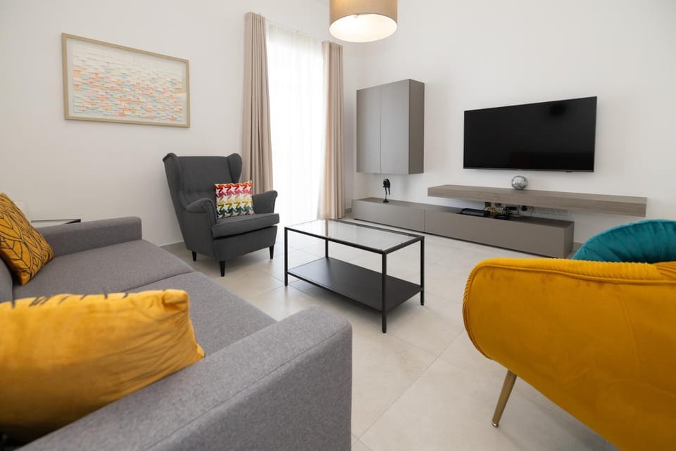 TV and multimedia, Balcony/Terrace, Living room