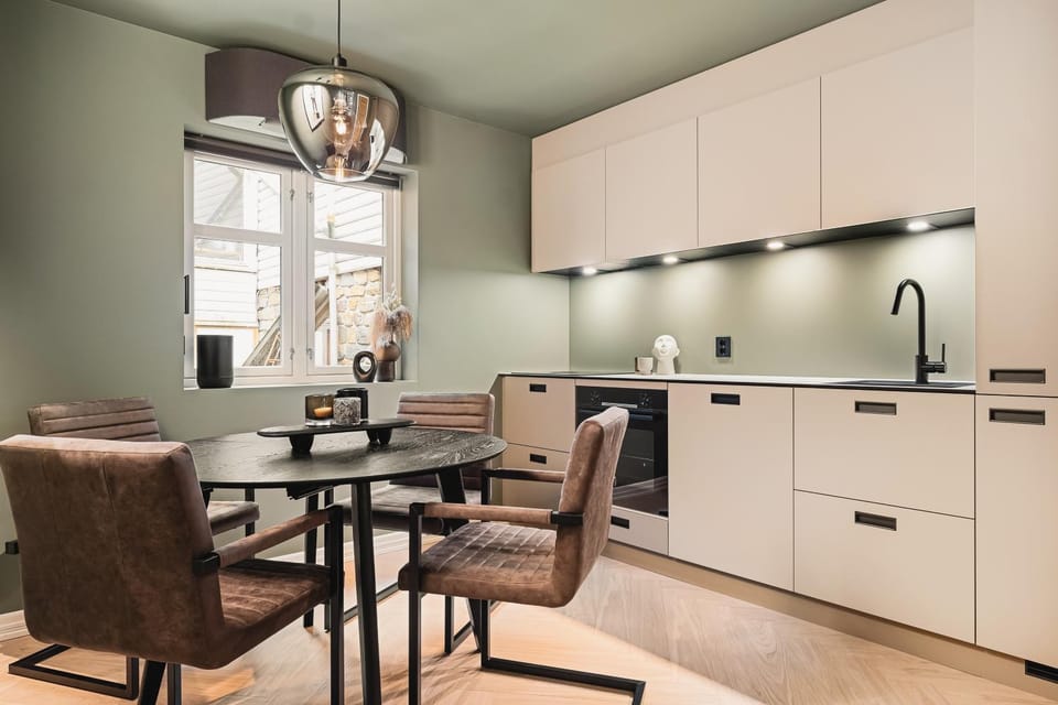 Coffee/tea facilities, Kitchen or kitchenette, Seating area, Dining area, hair dresser