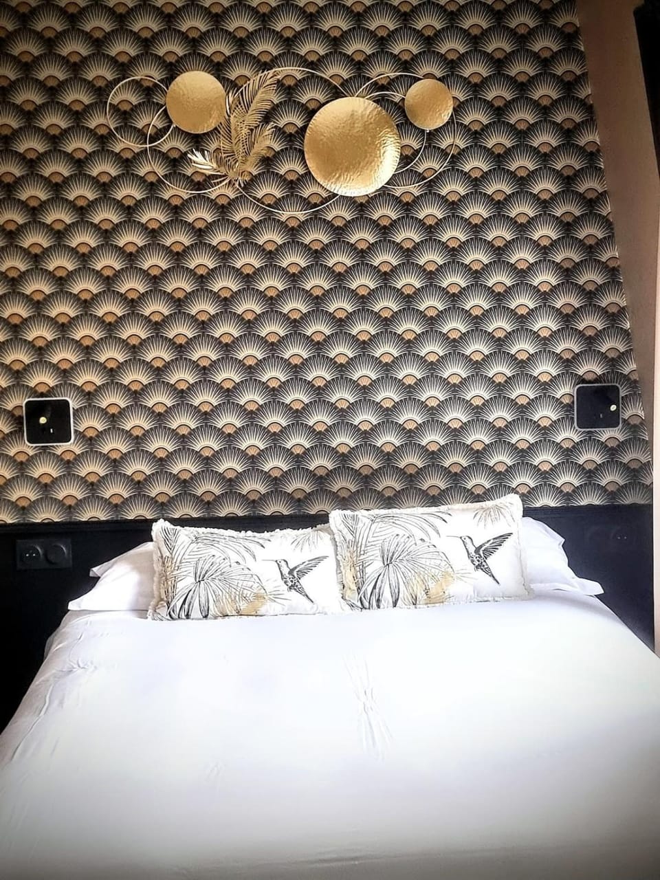 Chic & Cosy Eiffel Tower - Champs Elysées Apartment in Paris