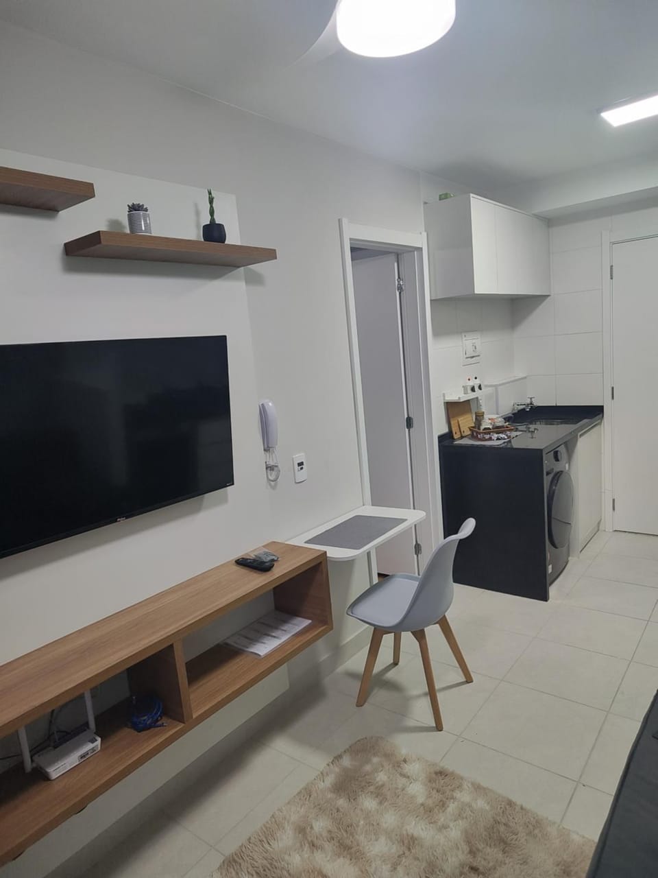 TV and multimedia, Kitchen or kitchenette, Dining area, laundry, washing machine, dryer