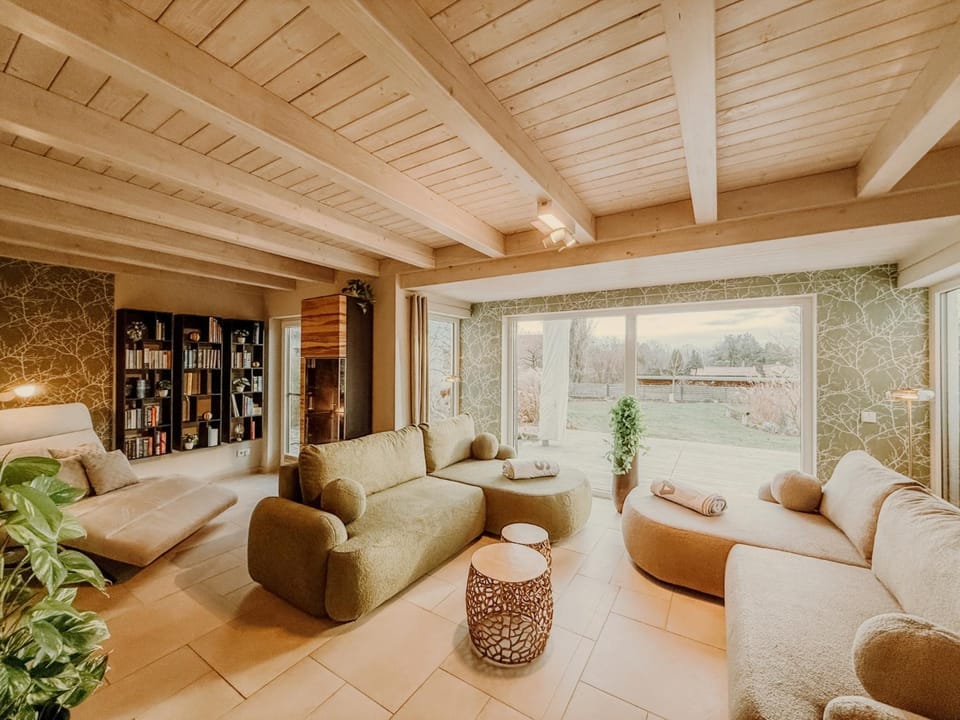 Communal lounge/ TV room, View (from property/room)