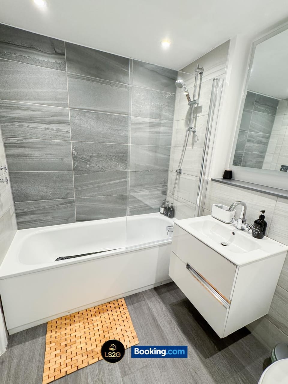 Toilet, Bathroom, Bath