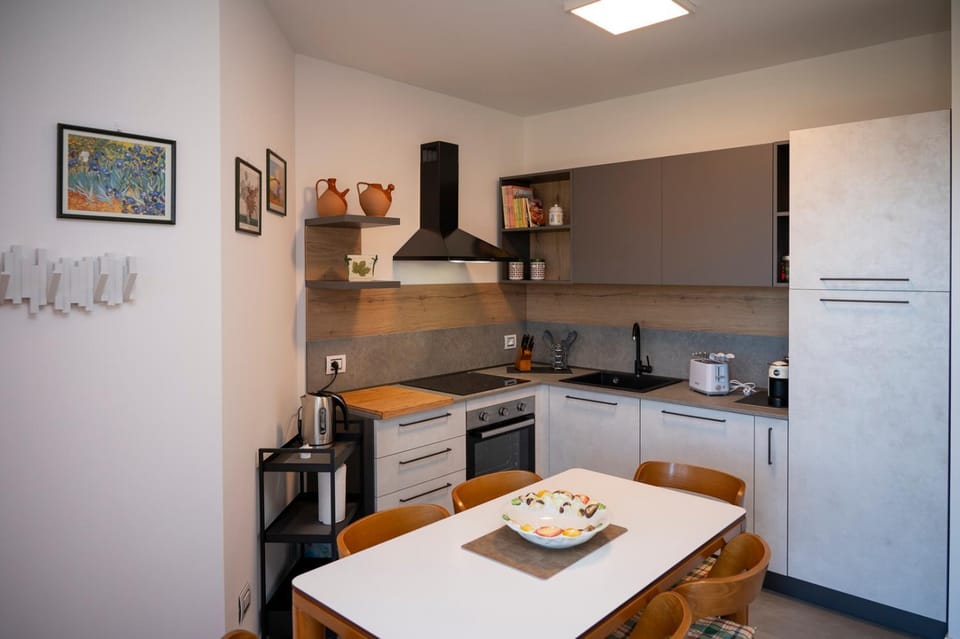 Dining area, oven, stove, toaster, kitchen, kitchen