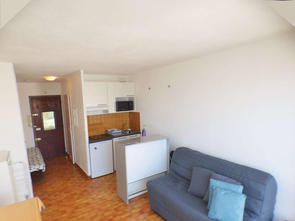 Superbe vue mer, au dernier étage avec ascenseur, résidence avec piscine Apartment in La Seyne-sur-Mer