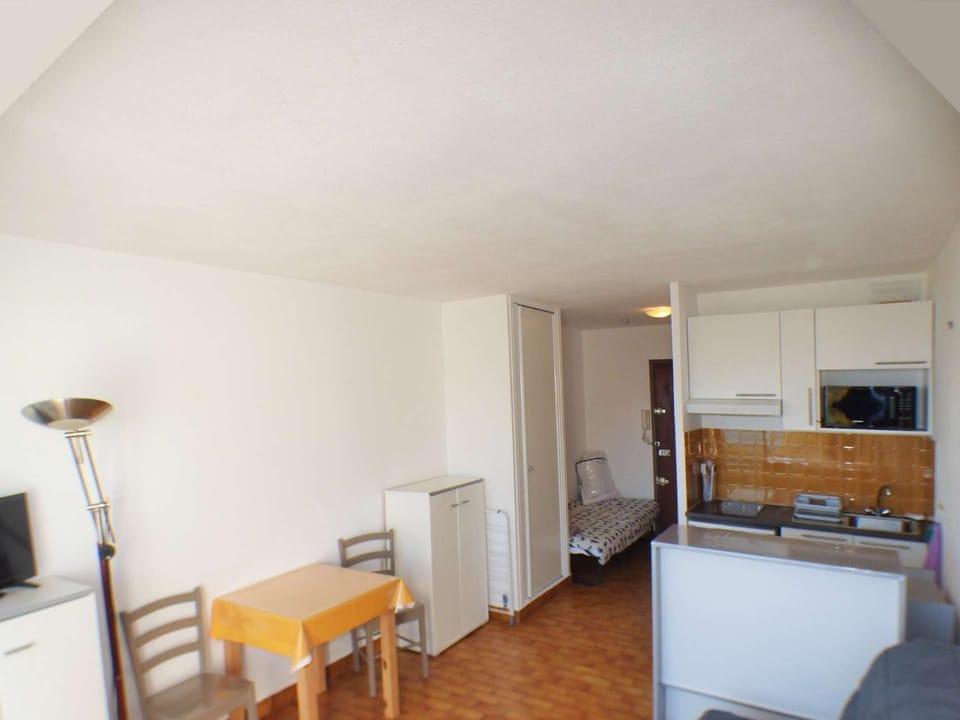 Superbe vue mer, au dernier étage avec ascenseur, résidence avec piscine Apartment in La Seyne-sur-Mer