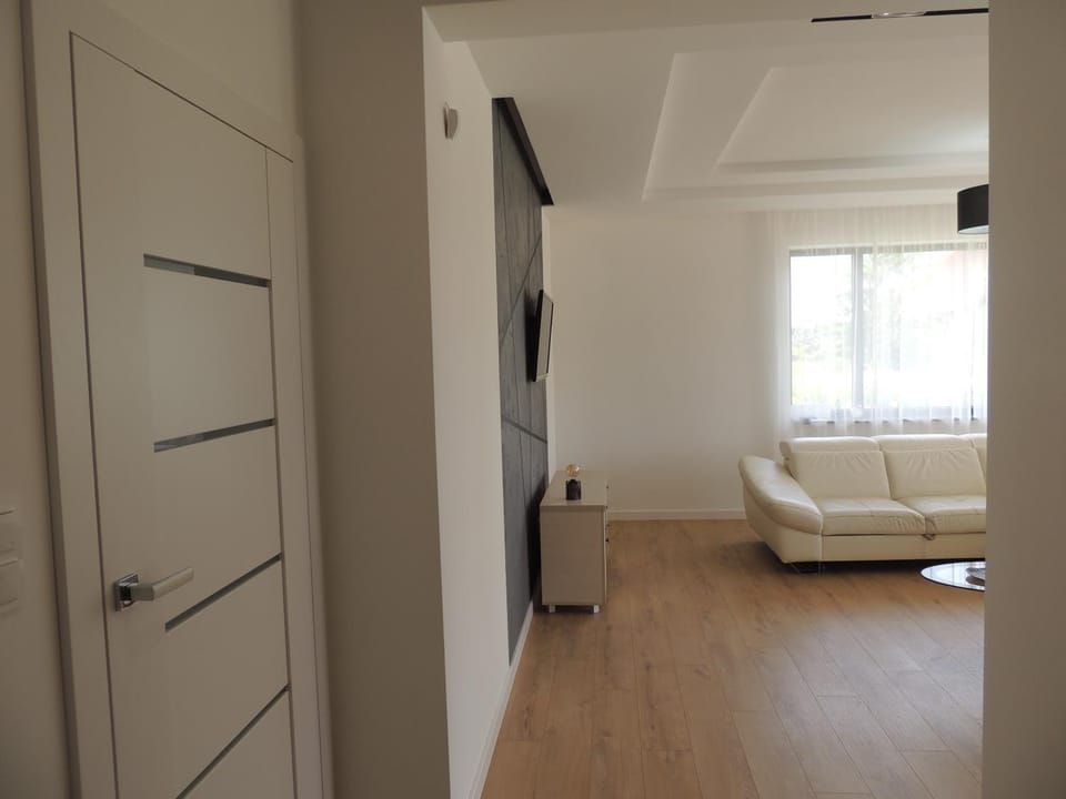 Living room, Photo of the whole room