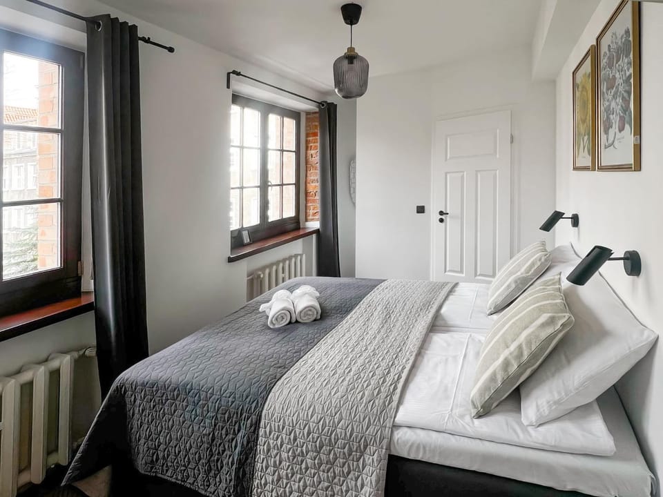 Bed, Photo of the whole room, Bedroom, internet, towels