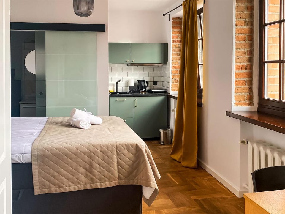 Bed, Kitchen or kitchenette, Photo of the whole room, Bedroom, stove, towels