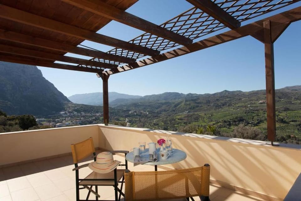 Day, Natural landscape, View (from property/room), Balcony/Terrace, Dining area
