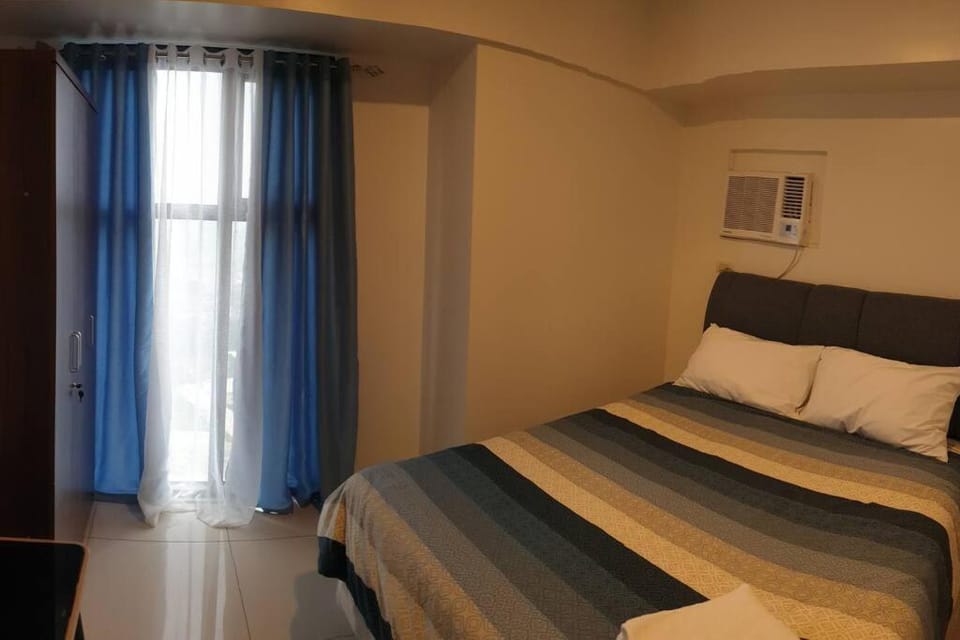 42nd Floor Condo with Pool at Horizon 101 Tower 2 Apartment in Lapu-Lapu City