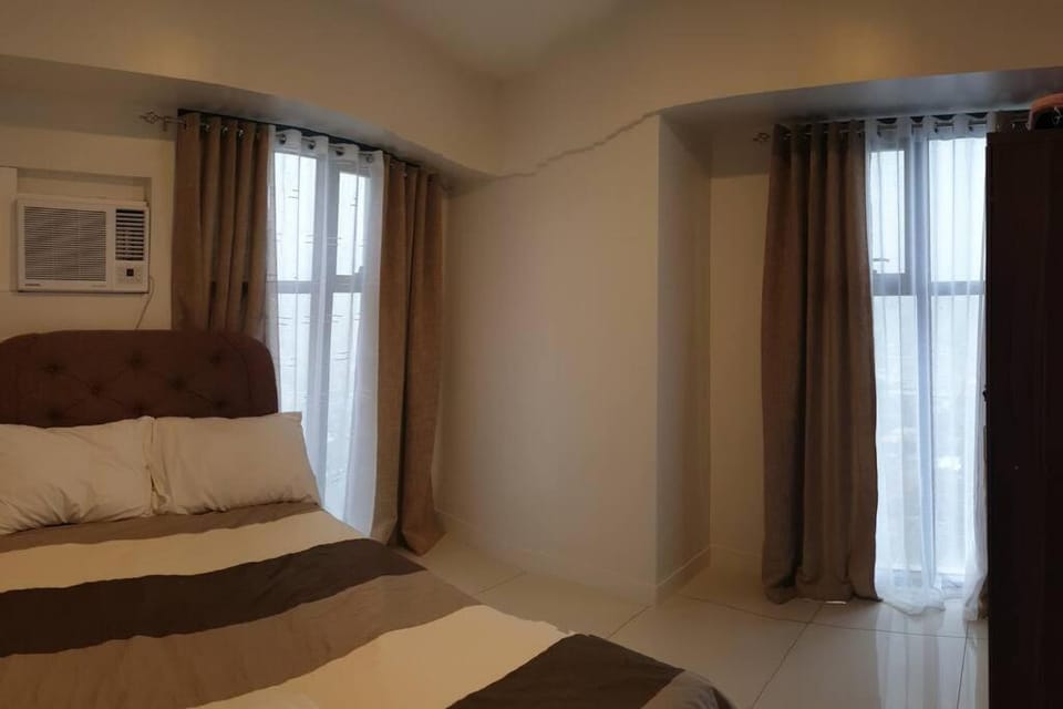 42nd Floor Condo with Pool at Horizon 101 Tower 2 Apartment in Lapu-Lapu City