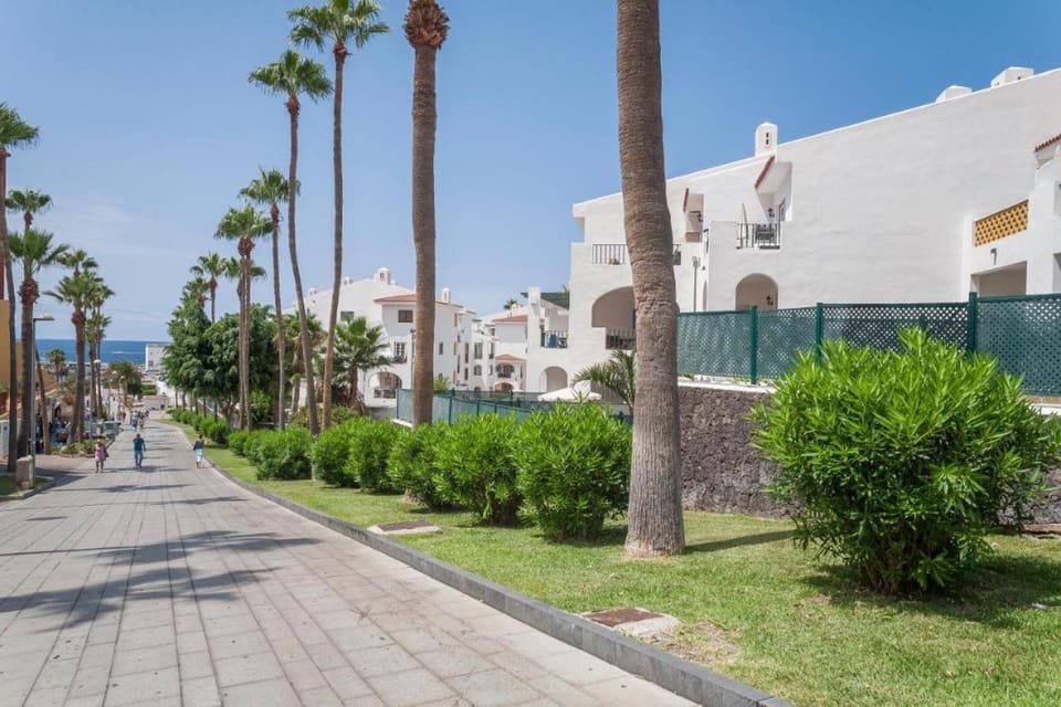 Property building, Neighbourhood, Natural landscape, Street view