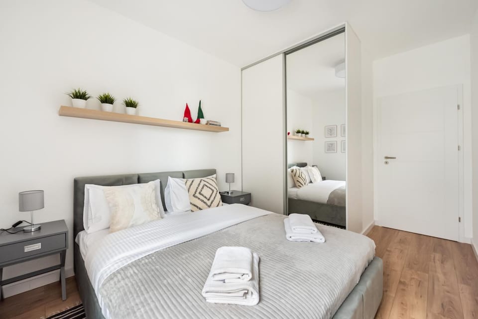 Bed, Photo of the whole room, Bedroom, towels, wardrobe