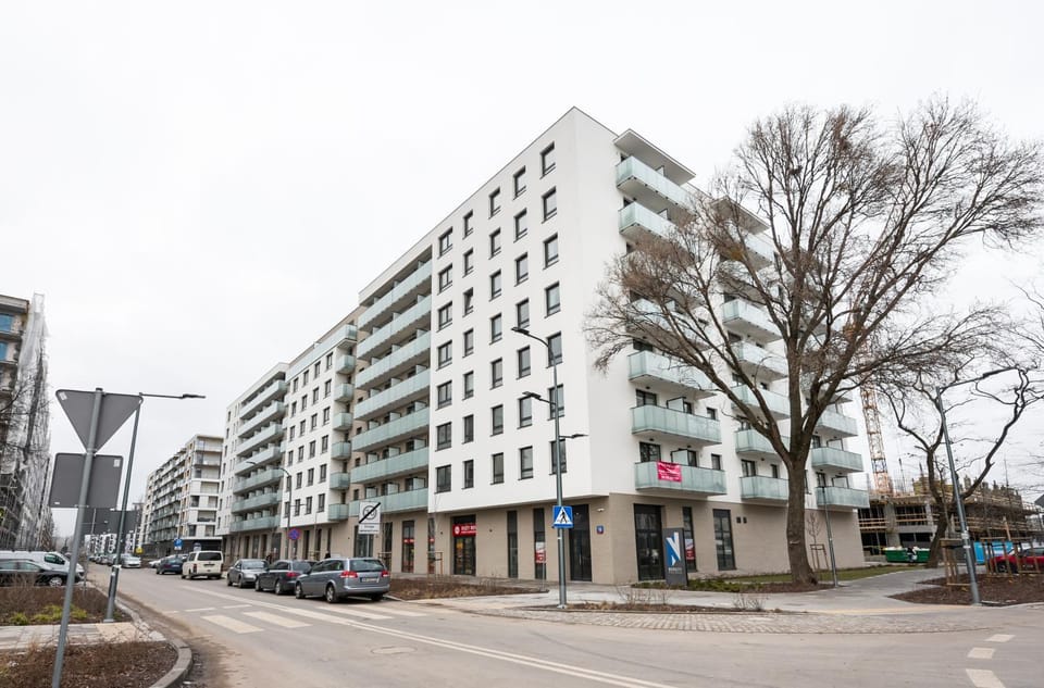 Property building, Neighbourhood, Location
