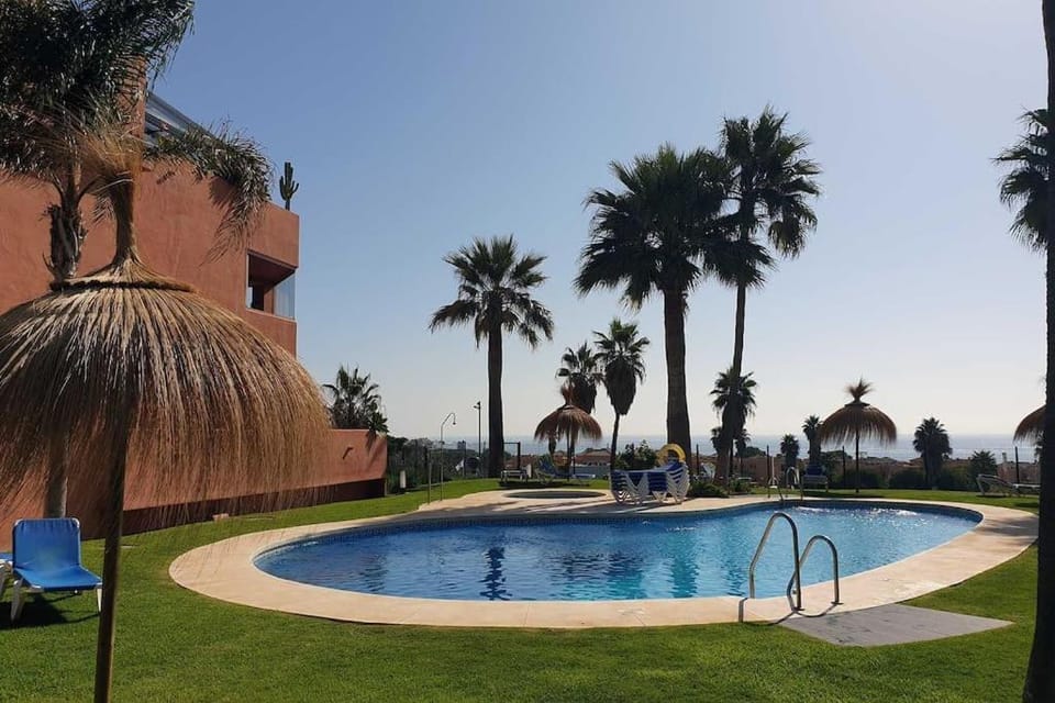 Garden, Swimming pool, sunbed