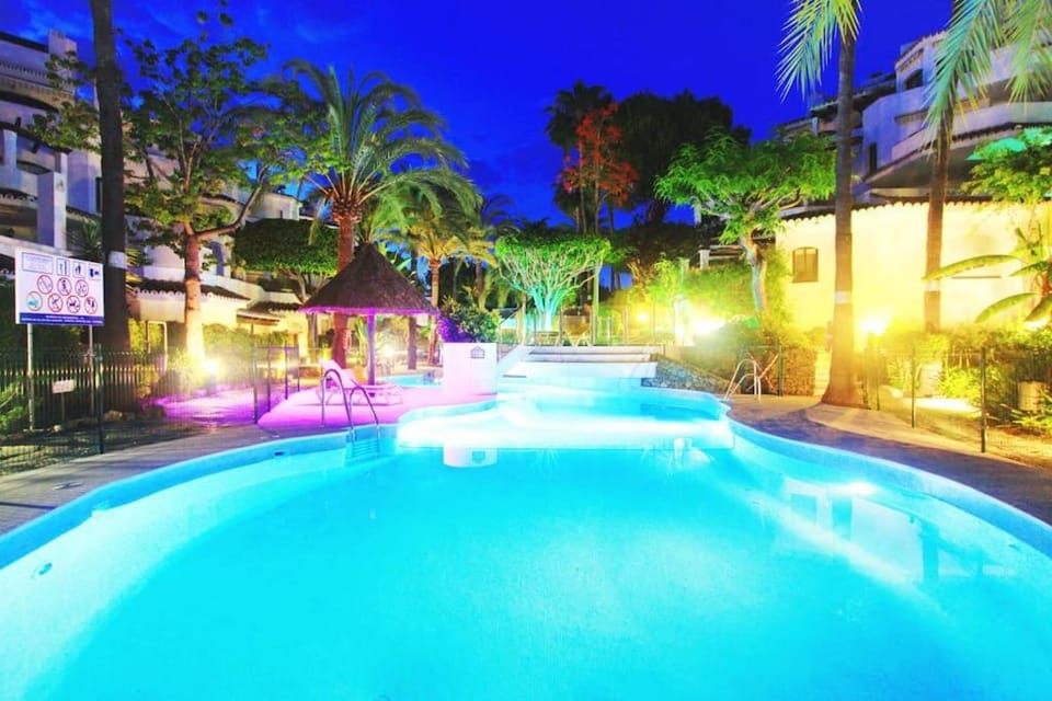 1080 - Golden Beach Jacuzzi Apartment in Marbella