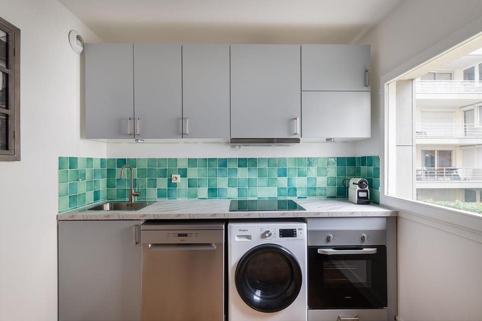 Kitchen or kitchenette, dishwasher, pet friendly, stove, washing machine, dryer