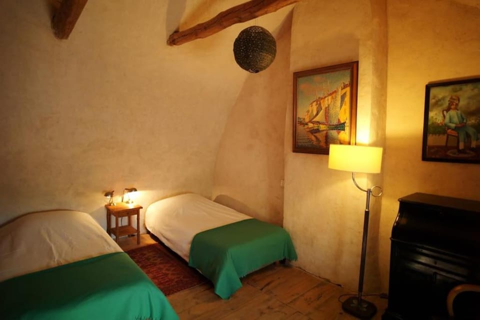 Gîte éco-responsable exceptionnel pour 6 ou 8 personnes secteur gorges du Tarn House in Auvergne-Rhône-Alpes