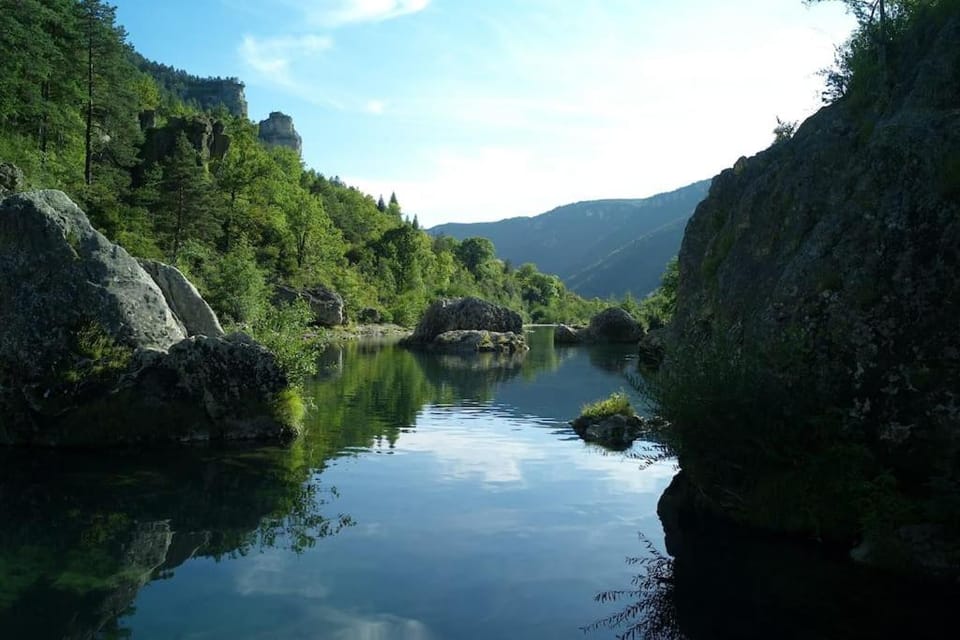Gîte éco-responsable exceptionnel pour 6 ou 8 personnes secteur gorges du Tarn House in Auvergne-Rhône-Alpes