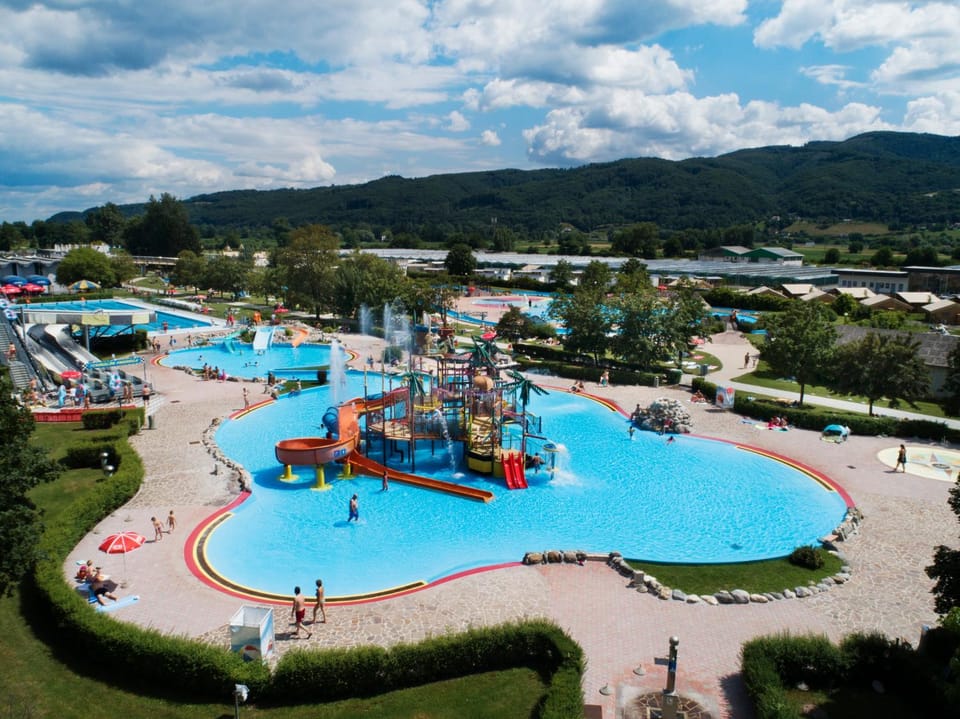 Bird's eye view, Swimming pool