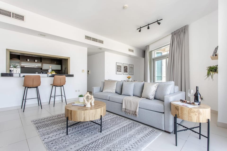Frank Porter - The Lofts West Apartment in Dubai