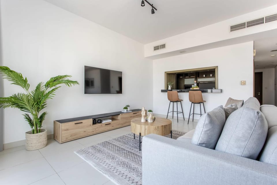 Frank Porter - The Lofts West Apartment in Dubai