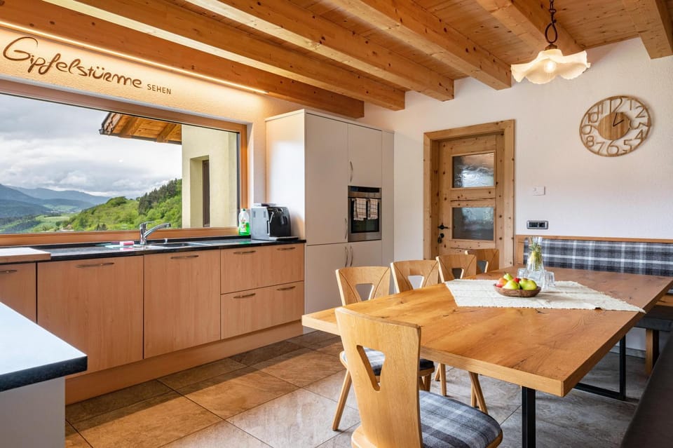 Property building, Kitchen or kitchenette, Living room
